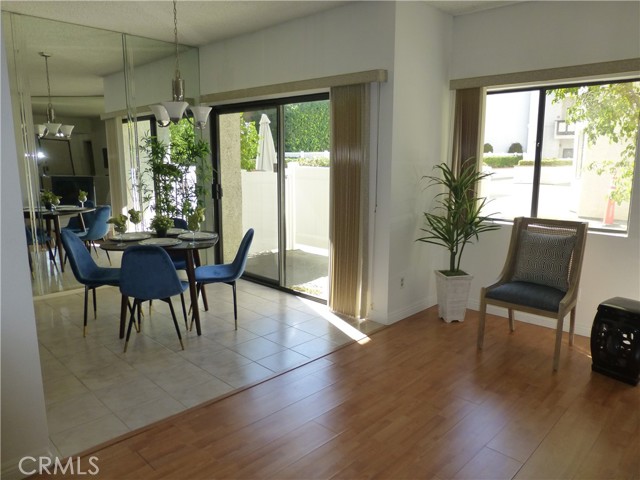 Detail Gallery Image 5 of 37 For 17914 Magnolia Bld #127,  Encino,  CA 91316 - 2 Beds | 2 Baths