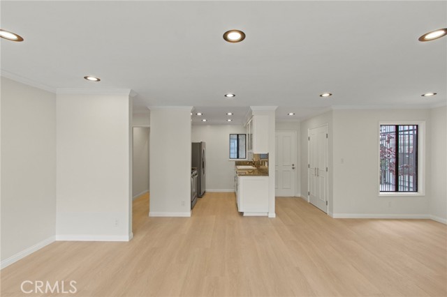 Detail Gallery Image 8 of 31 For 10521 National Bld #101,  Los Angeles,  CA 90034 - 2 Beds | 2 Baths