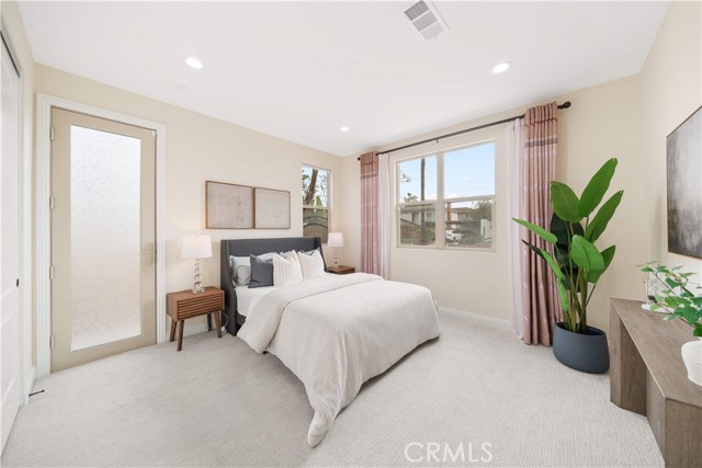 Detail Gallery Image 22 of 75 For 27 Gillman St, Irvine,  CA 92612 - 6 Beds | 6/1 Baths