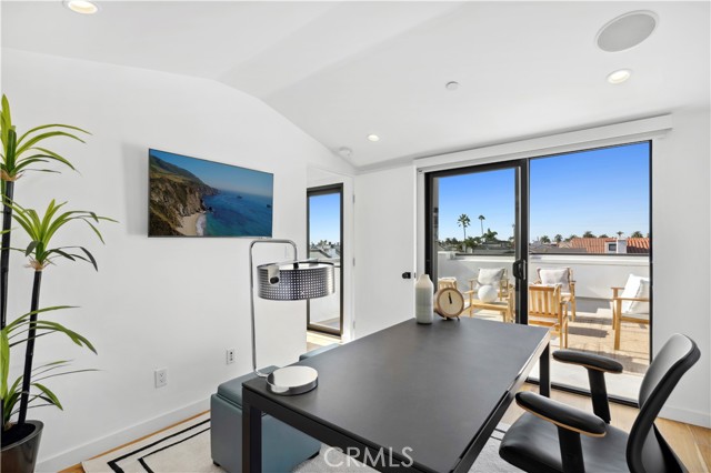 Detail Gallery Image 25 of 32 For 608 Orchid Ave, Corona Del Mar,  CA 92625 - 3 Beds | 3/1 Baths