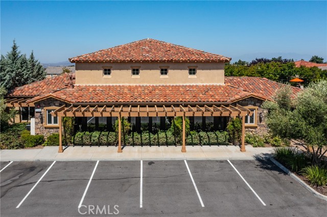 216 Colonial Drive, Calimesa CA: https://media.crmls.org/medias/160824e5-c469-47af-adc2-514fd8d162be.jpg