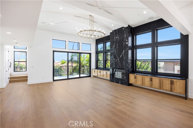 926 17th St, Hermosa Beach CA: https://media.crmls.org/medias/16082db0-12a0-4d37-9b1d-c2ae2eaf3add.jpg