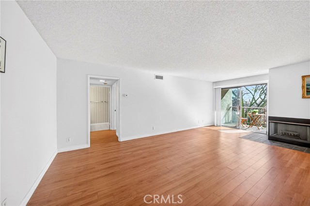 Detail Gallery Image 14 of 45 For 4210 via Arbolada #220,  Los Angeles,  CA 90042 - 2 Beds | 2 Baths