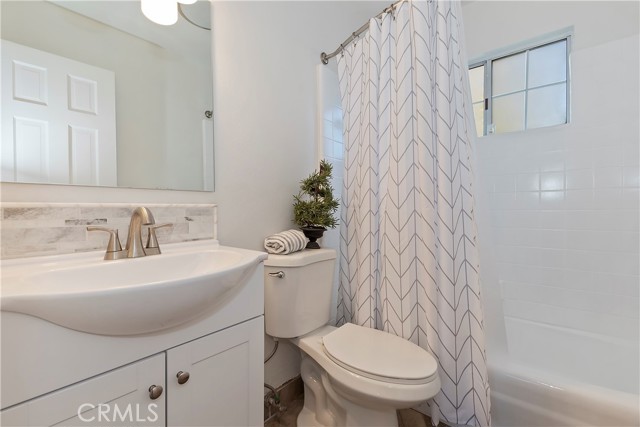 28621 Shenandoah Drive, Lake Arrowhead CA: https://media.crmls.org/medias/16097b2d-9c38-4cd2-8d09-d1cf57a6f019.jpg
