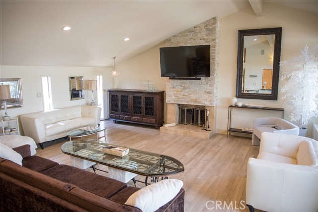 Detail Gallery Image 32 of 67 For 10071 Highcliff Drive, Santa Ana,  CA 92705 - 5 Beds | 3/1 Baths