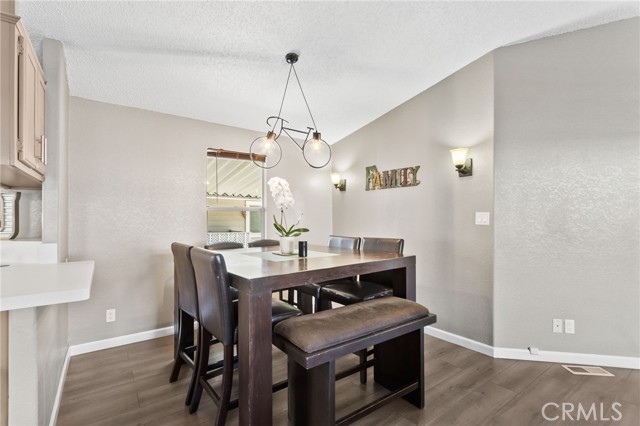 Detail Gallery Image 13 of 58 For 4901 Green River #303,  Corona,  CA 92880 - 3 Beds | 2 Baths