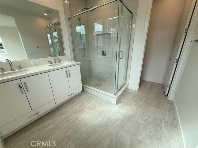 693 S Lyon Street, Santa Ana CA: https://media.crmls.org/medias/160c747b-8b19-48fb-a730-28148606e68e.jpg