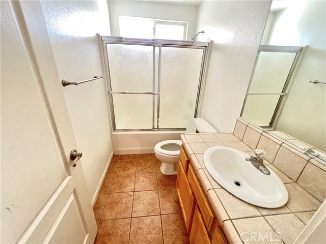 Detail Gallery Image 5 of 26 For 12975 Briarcliff Dr, Victorville,  CA 92395 - 3 Beds | 2 Baths