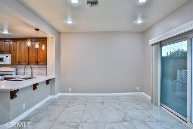 Detail Gallery Image 15 of 75 For 176 Calle Renata, San Dimas,  CA 91773 - 4 Beds | 2/1 Baths