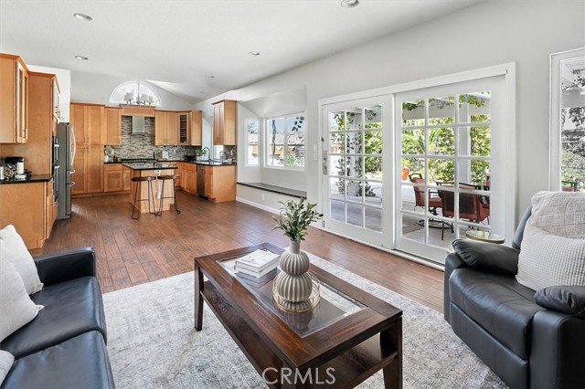 Detail Gallery Image 16 of 42 For 28735 Citrus Pl, Saugus,  CA 91390 - 4 Beds | 3 Baths