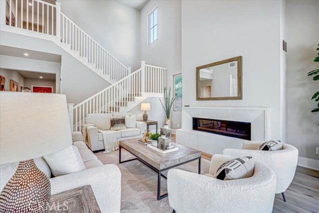 100 Bozeman, Irvine CA: https://media.crmls.org/medias/160f1e42-6a7a-4b03-aa4e-86853461181d.jpg