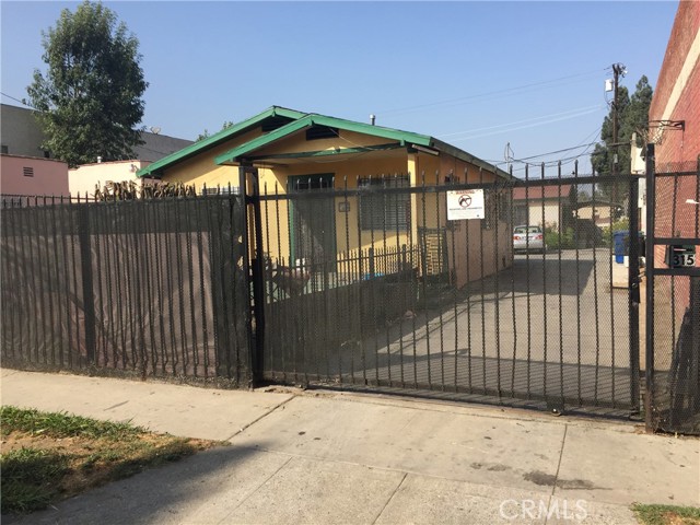 315 W 84th Pl, Los Angeles, CA 90003