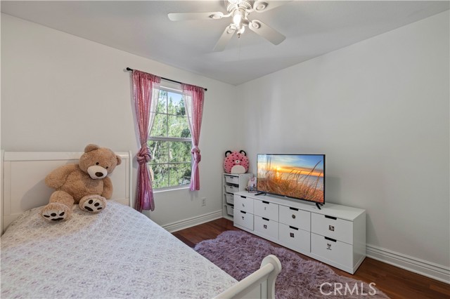 23402 Brookdale Lane, Valencia CA: https://media.crmls.org/medias/160fb275-d482-4f9b-961b-8cd233fb935a.jpg