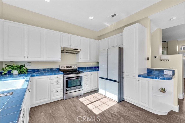 Detail Gallery Image 12 of 36 For 2861 Ballesteros Ln, Tustin,  CA 92782 - 3 Beds | 2/1 Baths