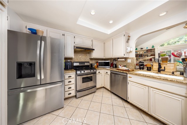 Detail Gallery Image 9 of 26 For 2669 Calle Bienvenido, Thousand Oaks,  CA 91360 - 3 Beds | 2 Baths