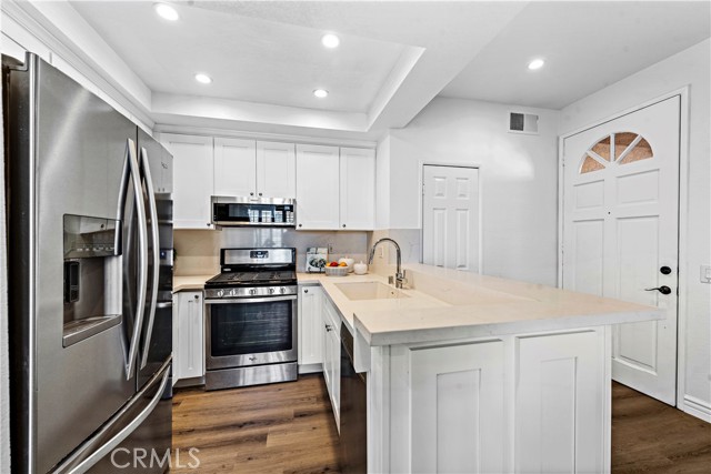 1610b73c 75c8 4243 B54f 08407ab59bba