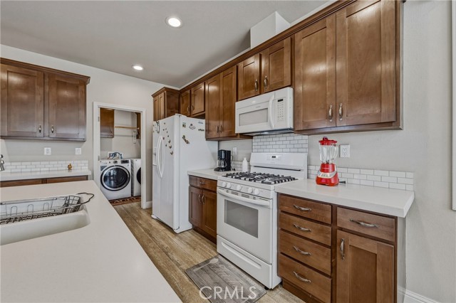 Detail Gallery Image 17 of 59 For 5220 Lakeshore, Lakeport,  CA 95453 - 3 Beds | 2 Baths