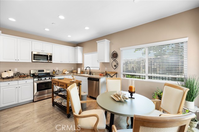 Detail Gallery Image 10 of 29 For 35366 White Camarillo Ln, Fallbrook,  CA 92028 - 3 Beds | 2/1 Baths