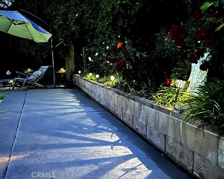 https://media.crmls.org/medias/1610fc90-3889-4b5b-a263-444f6537ce77.jpg?preset=X-Large