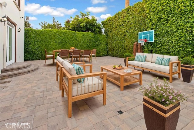 4818 Lemona Avenue, Sherman Oaks CA: https://media.crmls.org/medias/16112022-b16e-46a6-b87a-386a83b3c76e.jpg