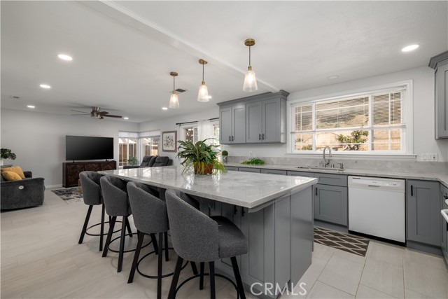 Detail Gallery Image 16 of 47 For 10954 Cool Lake, San Diego,  CA 92128 - 4 Beds | 2/1 Baths