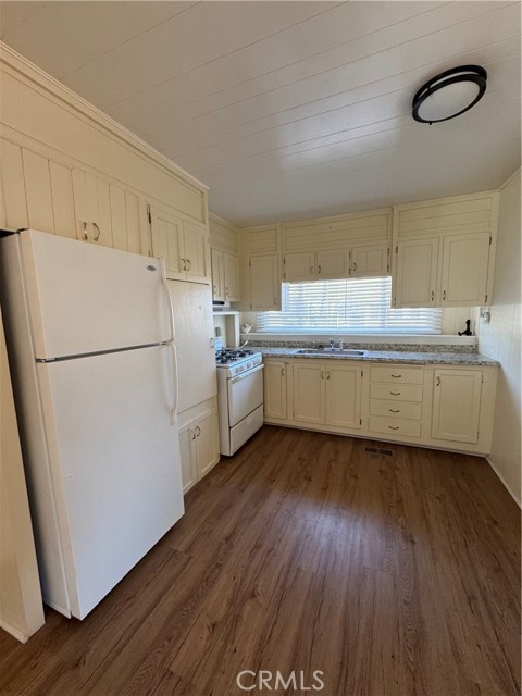 Detail Gallery Image 6 of 20 For 56254 29 Palms Highway #38 #38,  Yucca Valley,  CA 92284 - 1 Beds | 1 Baths