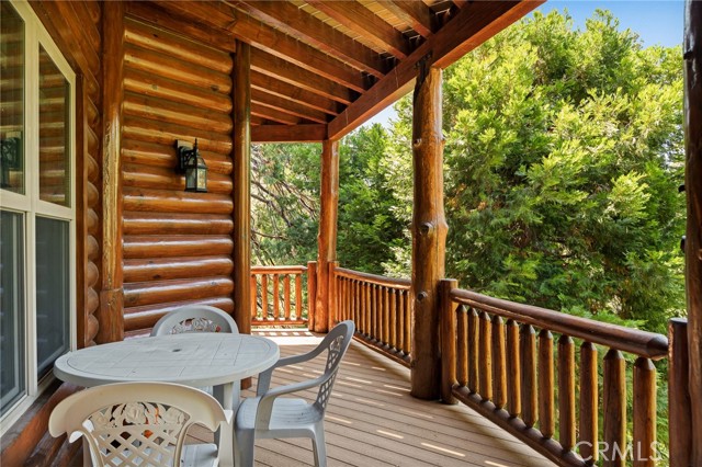 27492 Cedarwood Court, Lake Arrowhead CA: https://media.crmls.org/medias/1611bb45-79fb-4e83-b714-ce3f5ca51433.jpg