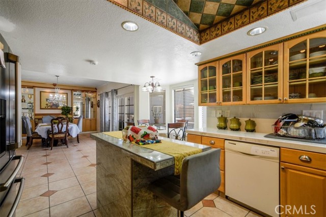 37913 53rd E Street, Palmdale CA: https://media.crmls.org/medias/16131d0f-88a4-49e5-934d-e5b477c0f667.jpg