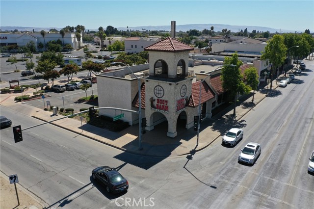101 N Broadway, Santa Maria, California 93454, ,Commercial Lease,For Rent,101 N Broadway,CRSC25091424