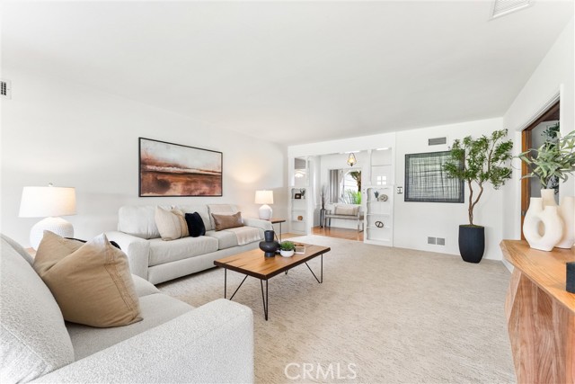 8333 Calmosa Avenue, Whittier CA: https://media.crmls.org/medias/1613c11d-b145-404a-80b7-29a6077bc8d4.jpg