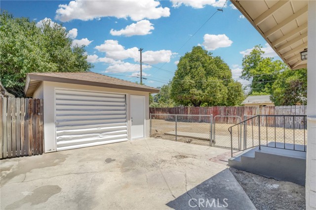 1018 Chester Place, Bakersfield CA: https://media.crmls.org/medias/161415c7-a324-4f80-a063-37b063c334bf.jpg