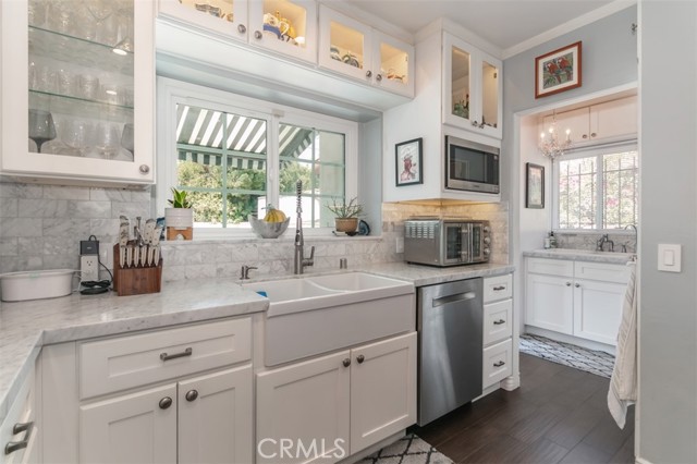 Detail Gallery Image 16 of 41 For 4245 Riverton Ave, Studio City,  CA 91602 - 2 Beds | 3 Baths