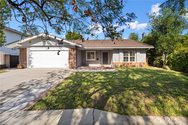 Detail Gallery Image 1 of 21 For 10012 Glade Ave, Chatsworth,  CA 91311 - 3 Beds | 2 Baths