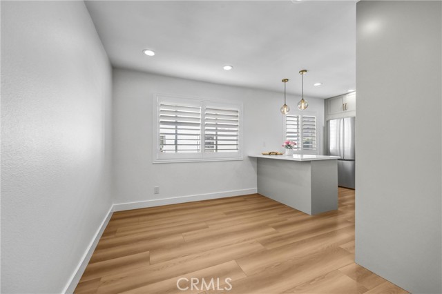 Detail Gallery Image 9 of 36 For 9502 via Salerno, Burbank,  CA 91504 - 2 Beds | 2/1 Baths