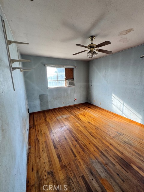 Detail Gallery Image 14 of 27 For 5703 E Hampton, Fresno,  CA 93727 - 3 Beds | 1 Baths