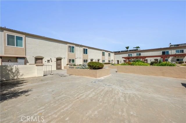 Detail Gallery Image 6 of 14 For 120 S Francisca Ave #5,  Redondo Beach,  CA 90277 - 2 Beds | 2/1 Baths