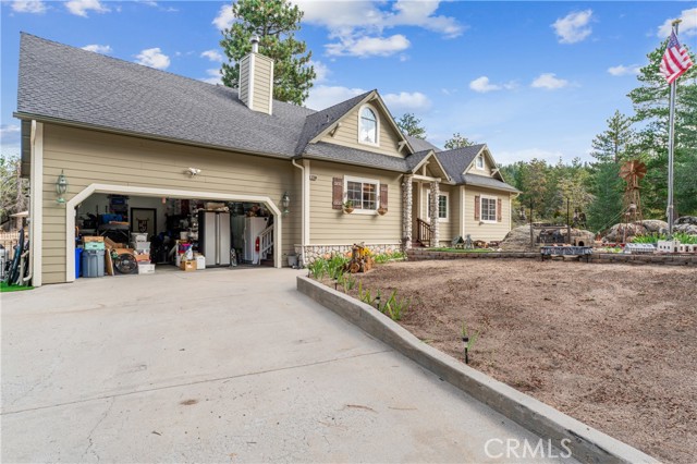 32360 Pine Manor Lane, Running Springs, CA 92382