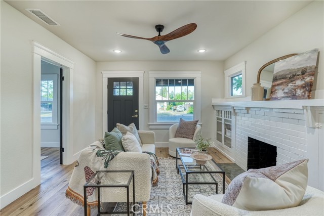 Detail Gallery Image 11 of 25 For 1819 N Vagedes Ave, Fresno,  CA 93705 - 2 Beds | 1 Baths