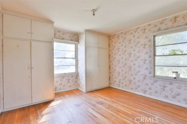 555 S Center St., Redlands CA: https://media.crmls.org/medias/1617d15c-ab79-4644-bf5a-ca10c6f3516d.jpg