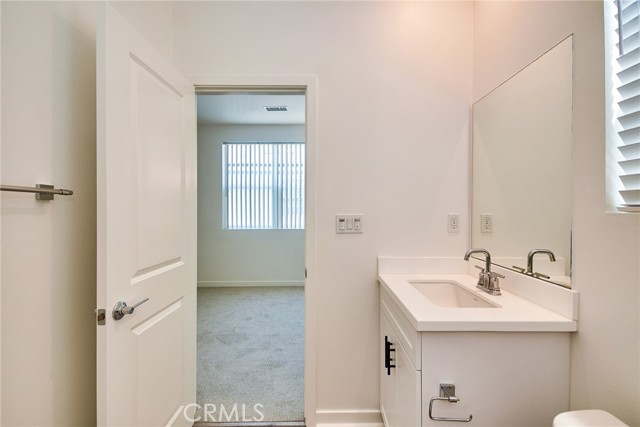 Detail Gallery Image 29 of 39 For 944 N Divino Privado, Ontario,  CA 91764 - 3 Beds | 3/1 Baths