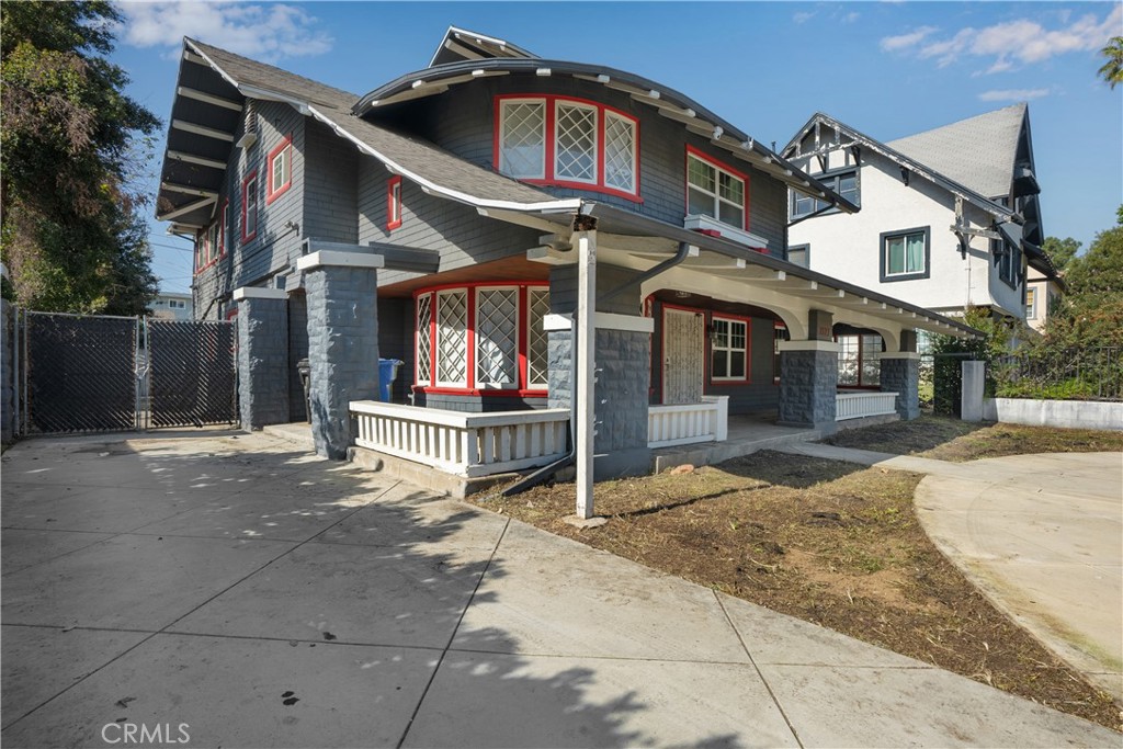 1527 S Wilton