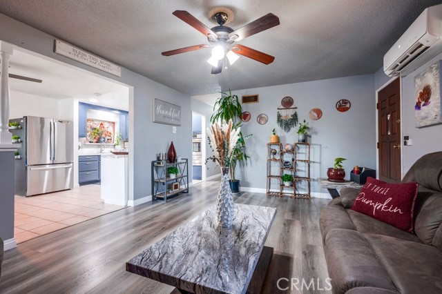 Detail Gallery Image 5 of 29 For 301 W Easton St, Rialto,  CA 92376 - 3 Beds | 2 Baths