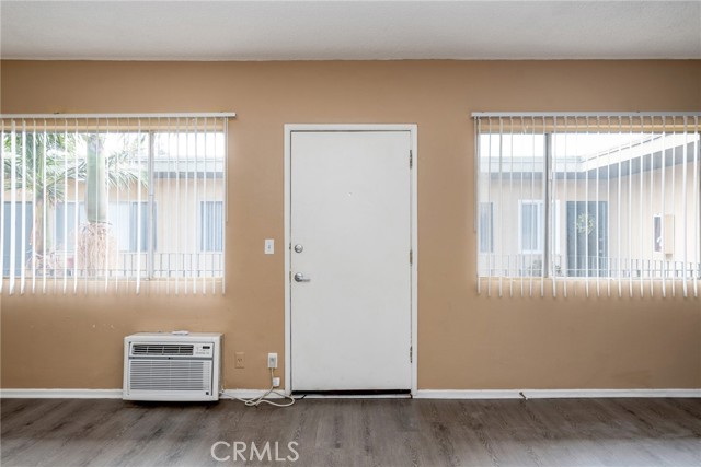 Detail Gallery Image 3 of 19 For 17931 Devonshire St #24,  Northridge,  CA 91325 - 2 Beds | 1/1 Baths