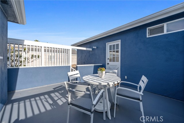 Detail Gallery Image 6 of 31 For 502 36th #B,  Newport Beach,  CA 92663 - 2 Beds | 1 Baths