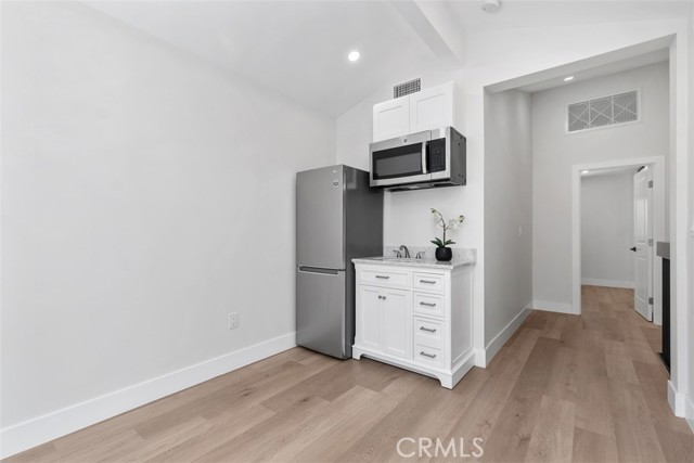 3871 Hendrix Street, Irvine CA: https://media.crmls.org/medias/161a0184-2651-4dcf-9274-b43260cf1471.jpg