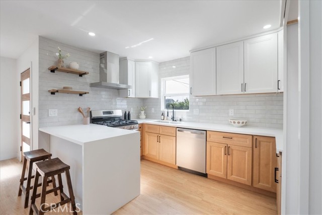 Detail Gallery Image 8 of 22 For 1708 Loretta St, Oceanside,  CA 92058 - 3 Beds | 2 Baths