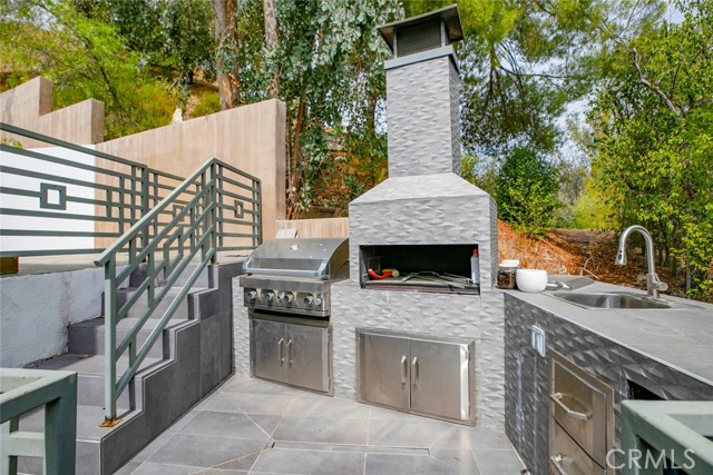 22619 Holanda Road, Woodland Hills CA: https://media.crmls.org/medias/161a90eb-4188-48c4-80e8-5e323d860edc.jpg