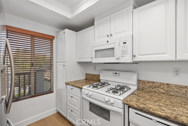 Detail Gallery Image 4 of 30 For 61 Rabano, Rancho Santa Margarita,  CA 92688 - 2 Beds | 2 Baths