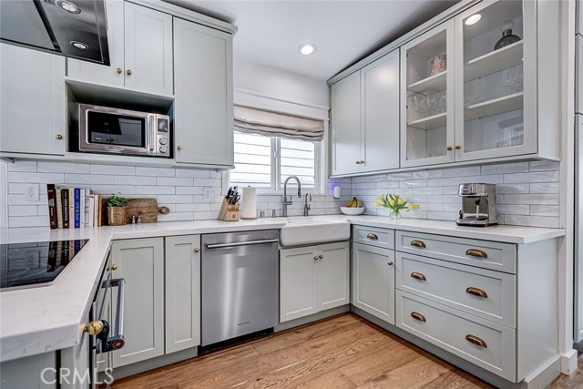 3211 Valley, Manhattan Beach, California 90266, 4 Bedrooms Bedrooms, ,2 BathroomsBathrooms,Residential,For Sale,Valley,SB26074222