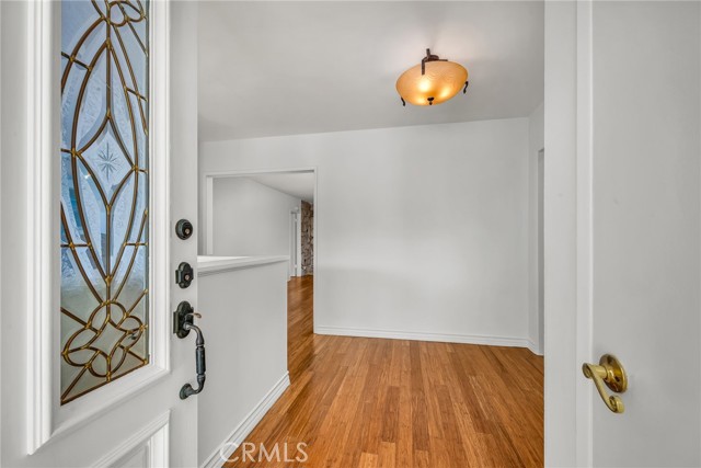 Detail Gallery Image 6 of 52 For 18419 Linnet, Tarzana,  CA 91356 - 3 Beds | 3 Baths